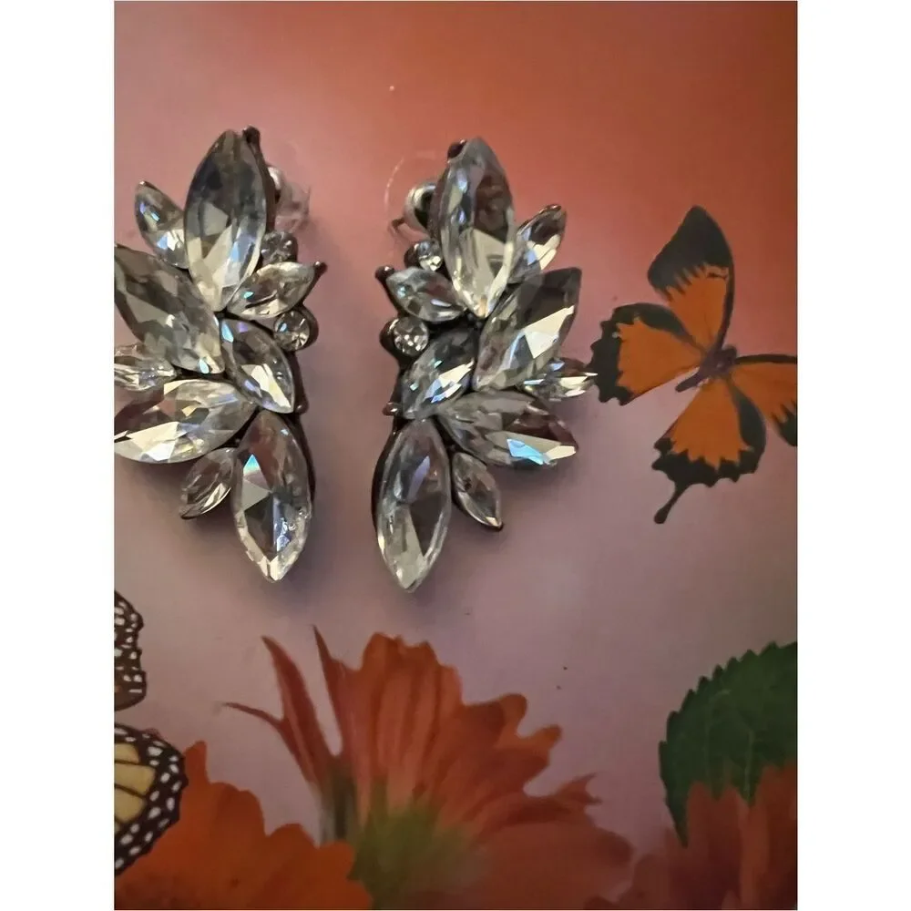 💕 NEW Crystal Marquise Cluster Pierced Earrings 💕